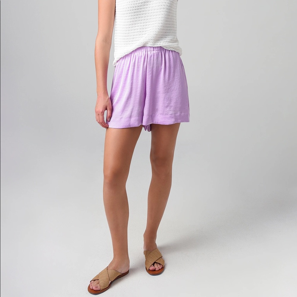 Vince Pleated Satin Pull On Shorts SZ 4